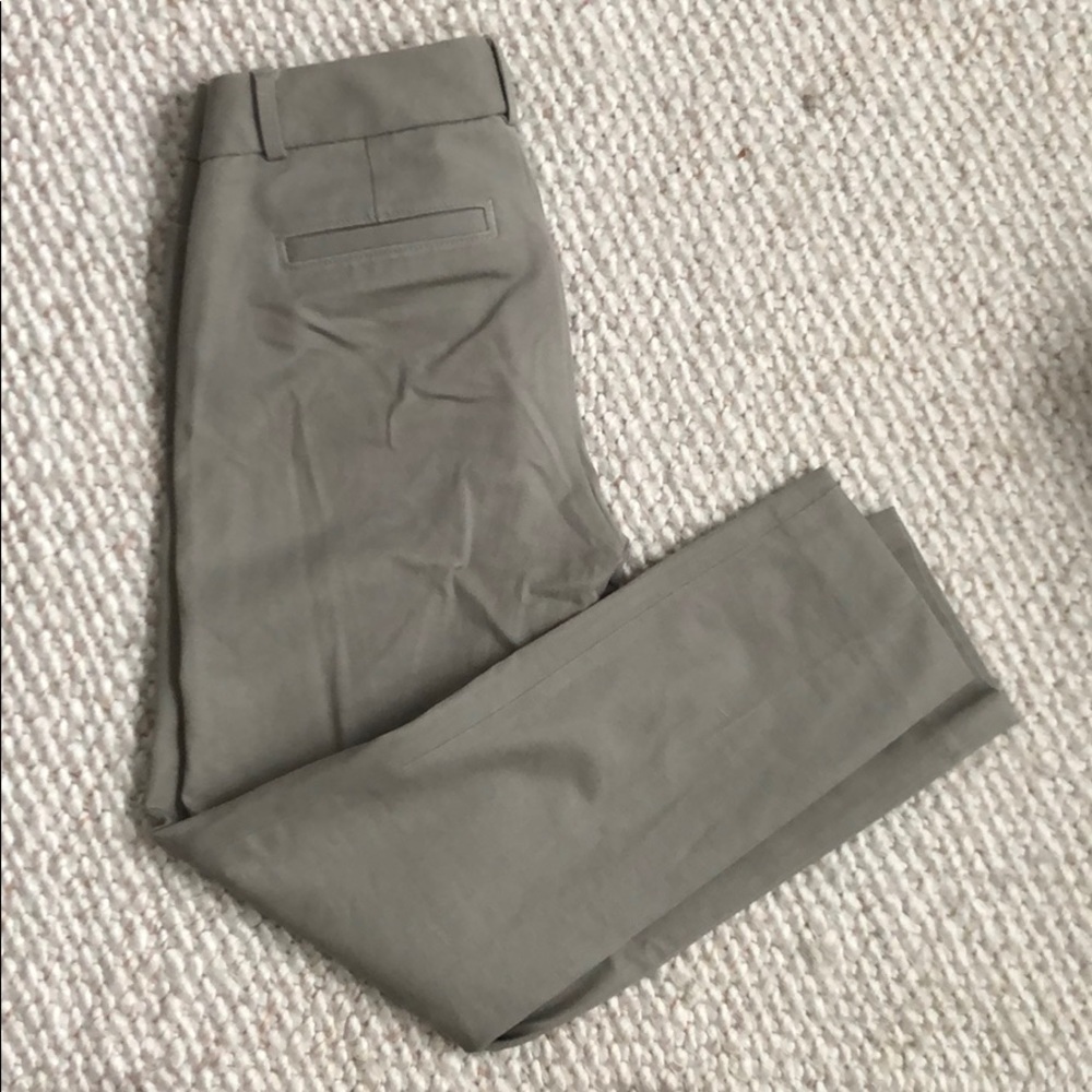 Banana Republic SLOAN Pant in Grey (size 2)